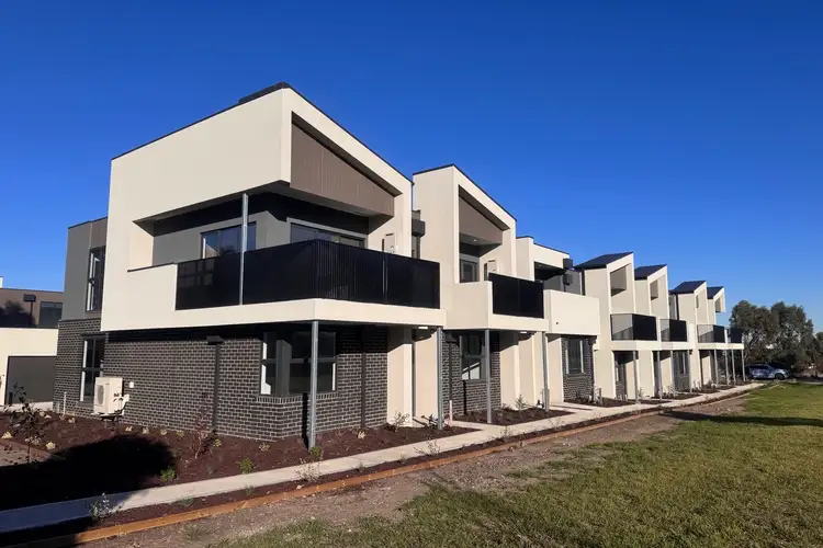 Fifth view of Homely townhouse listing, 1 Timbarra Parkway, Wollert VIC 3750