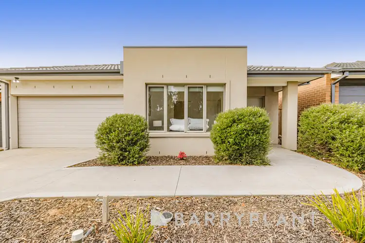 Second view of Homely house listing, 8 Bingham Circuit, Thornhill Park VIC 3335