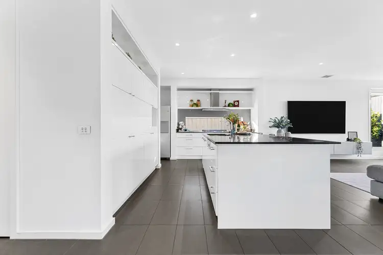 Fifth view of Homely house listing, 28 Halycon Bend, Beveridge VIC 3753