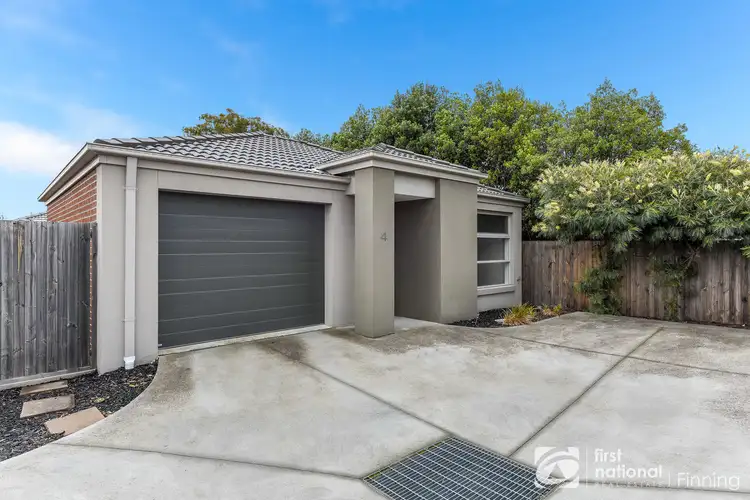4/6-8 Walter Street, Cranbourne VIC 3977