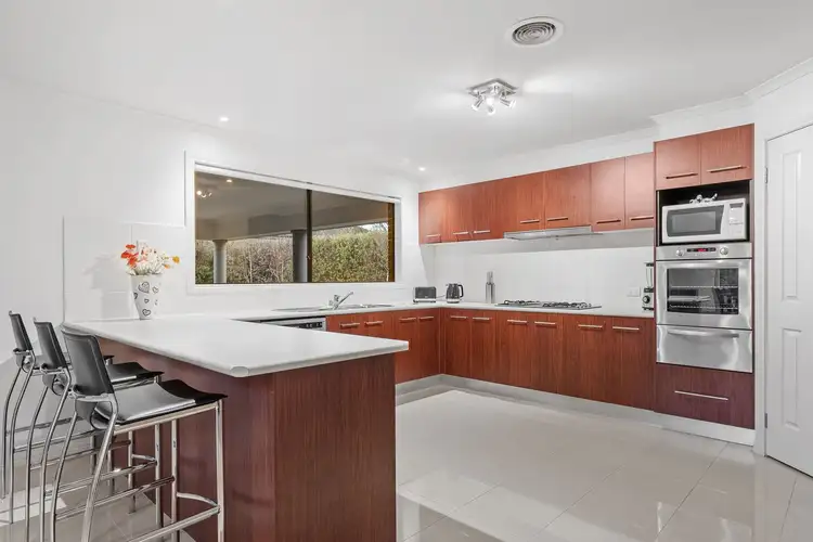 Sixth view of Homely house listing, 3 Savannah Court, Hillside VIC 3037