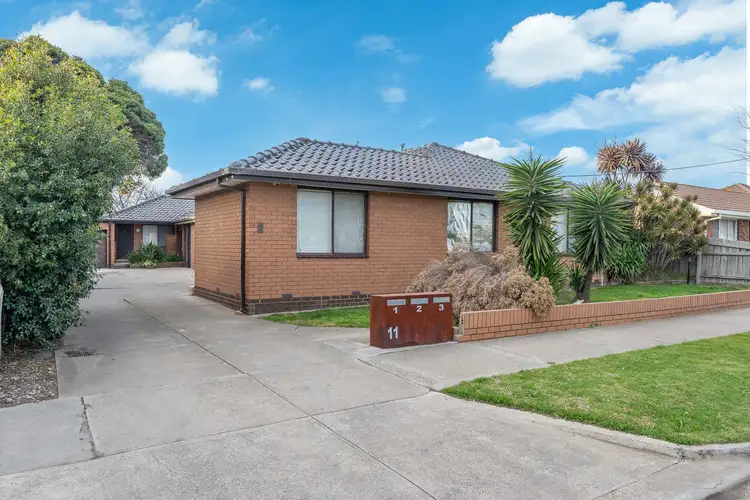2/11 New Street, South Kingsville VIC 3015
