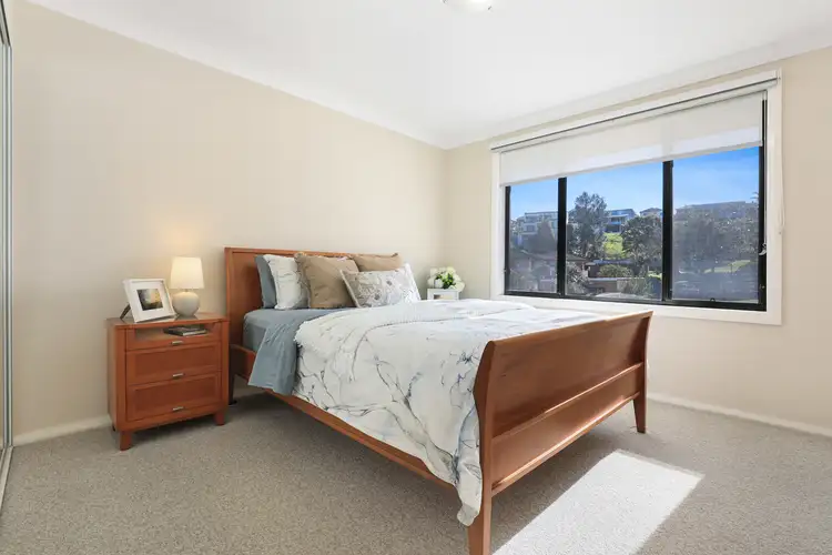 Sixth view of Homely house listing, 2/20 Lake Heights Road, Lake Heights NSW 2502