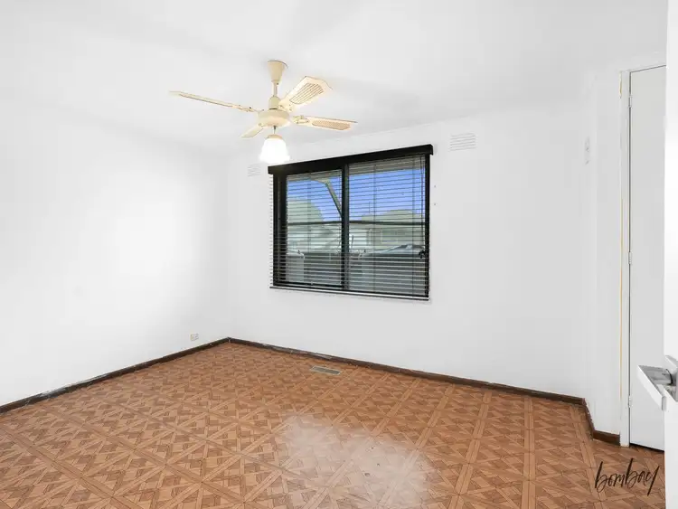 Sixth view of Homely house listing, 5 Newbold Avenue, Craigieburn VIC 3064