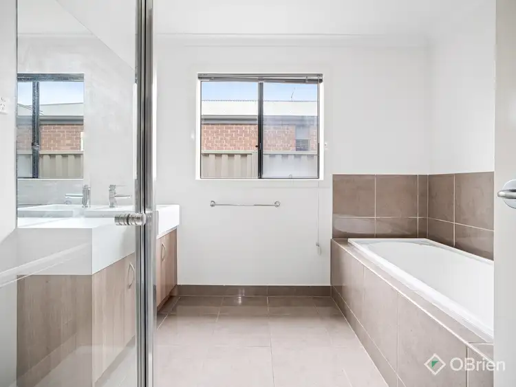 Fifth view of Homely house listing, 6 McEwan Drive, Cranbourne East VIC 3977