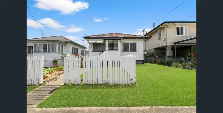 34 King Street, Woody Point QLD 4019