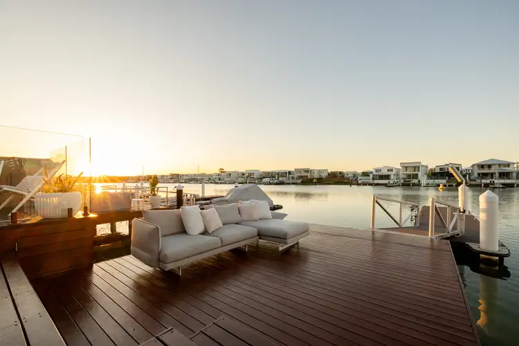 37 Aqua Street, Newport QLD 4020