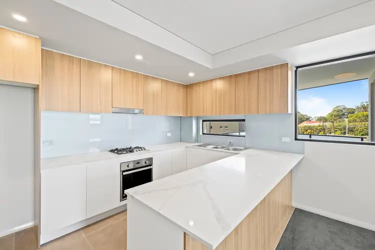 21/2C Amor Street