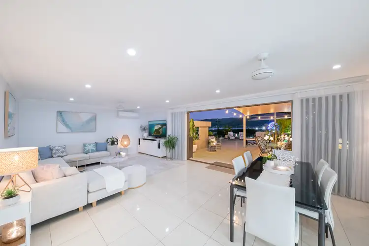 2/13 Begley Street