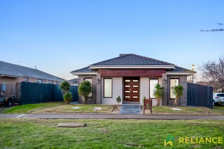 8 Jessie Place, Brookfield VIC 3338