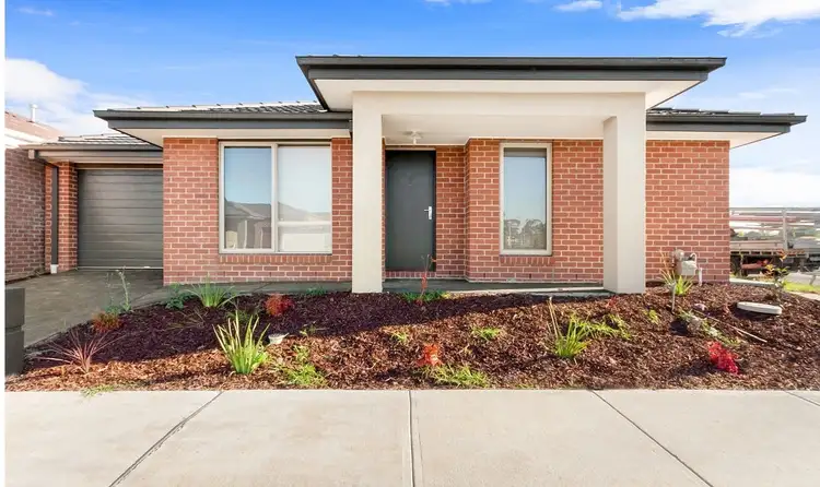 Main view of Homely house listing, 7 The Oaks Avenue, Pakenham VIC 3810