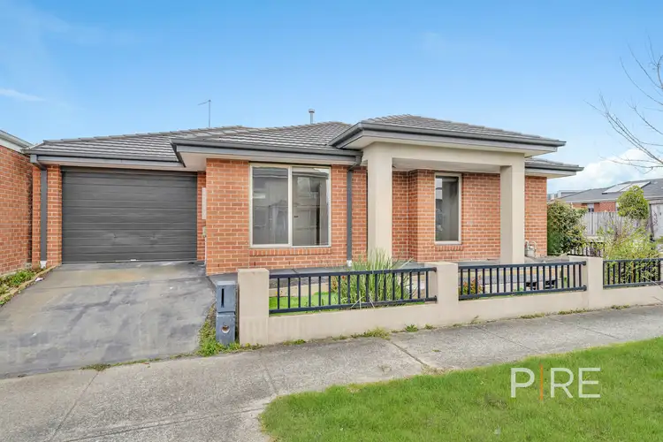 7 The Oaks Avenue, Pakenham VIC 3810