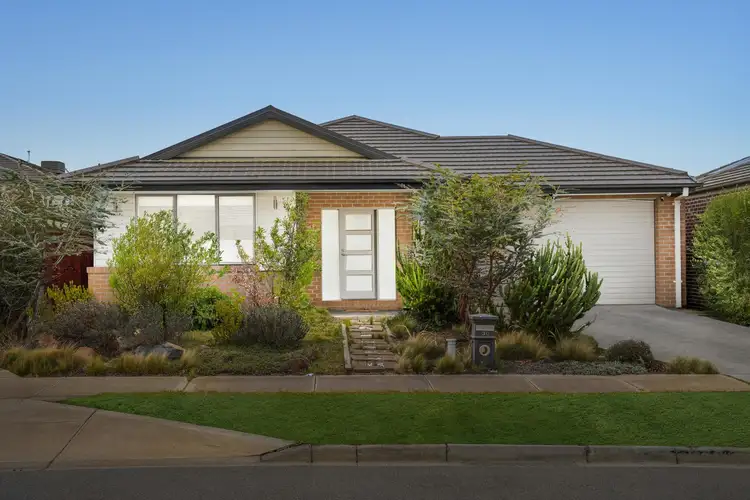 30 Medlar Avenue, Manor Lakes VIC 3024