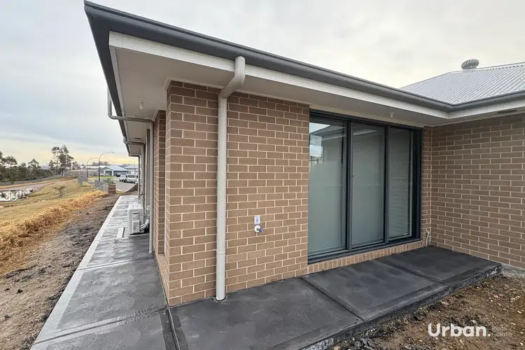 2/26 Figgins Loop, North Rothbury NSW 2335