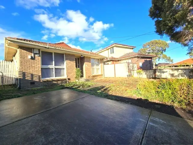 10 Revell Crescent, St Albans VIC 3021