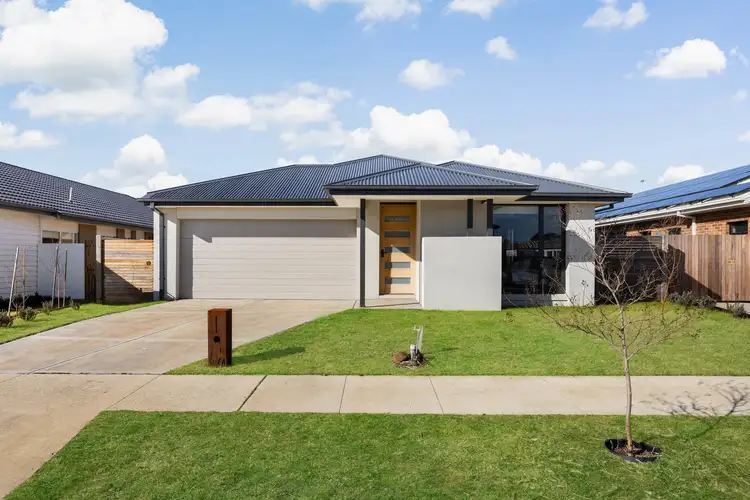 7 Constance Way, New Gisborne VIC 3438