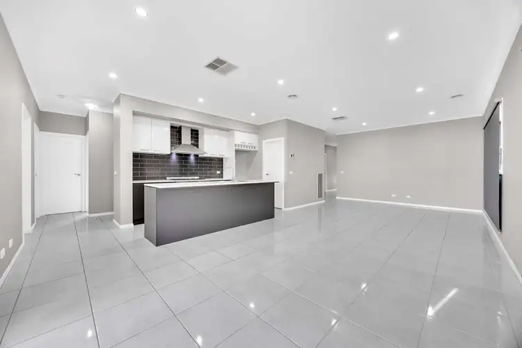 Fifth view of Homely house listing, 52 Azadi Crescent, Strathtulloh VIC 3338