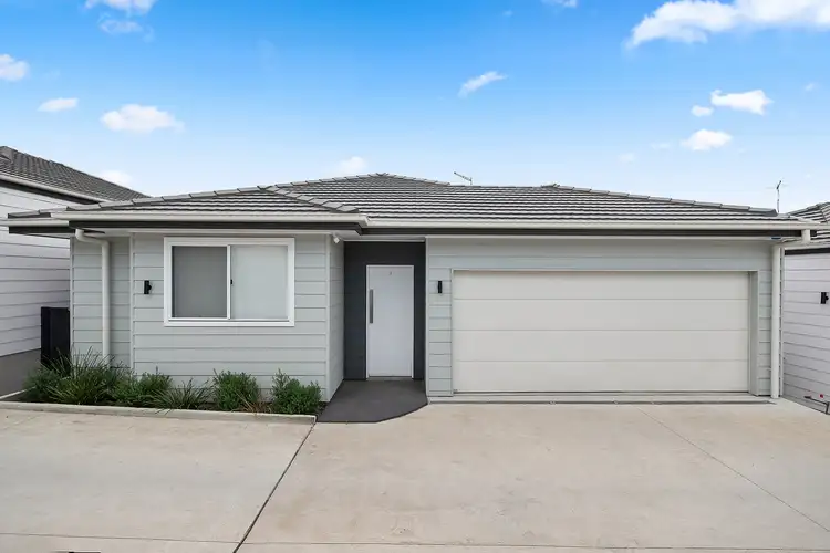 Main view of Homely unit listing, 3/266 Aberglasslyn Road, Aberglasslyn NSW 2320
