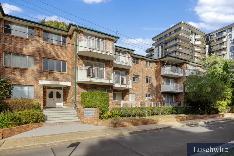 Main view of Homely unit listing, 15/11-15 Park Avenue, Waitara NSW 2077