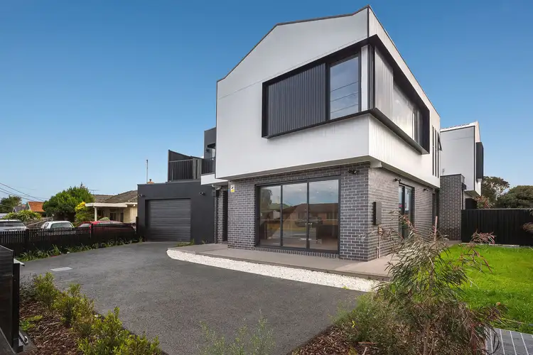 1A Fairbank Road, Clayton South VIC 3169