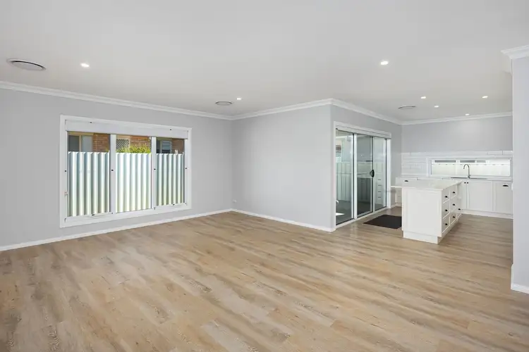 Second view of Homely villa listing, 5/61 Spring Street, Wagga Wagga NSW 2650
