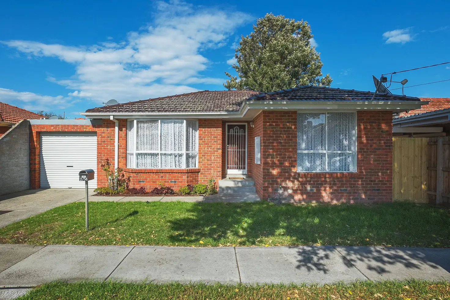 Main view of Homely unit listing, 2/14 Thomas Street, Clayton VIC 3168