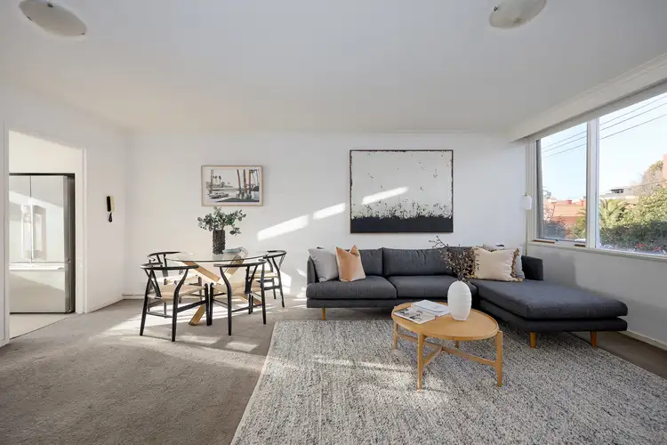 2/14 Tennyson Street, St Kilda VIC 3182