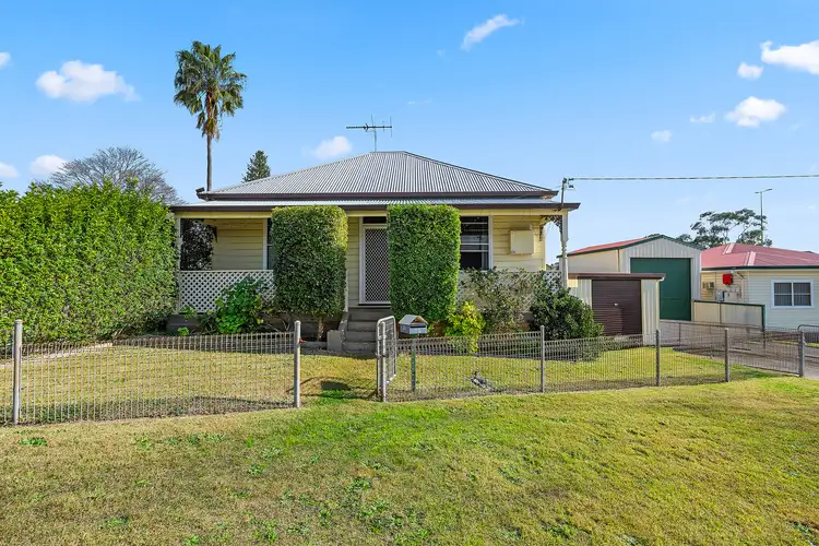 52 Elizabeth Street, Telarah NSW 2320