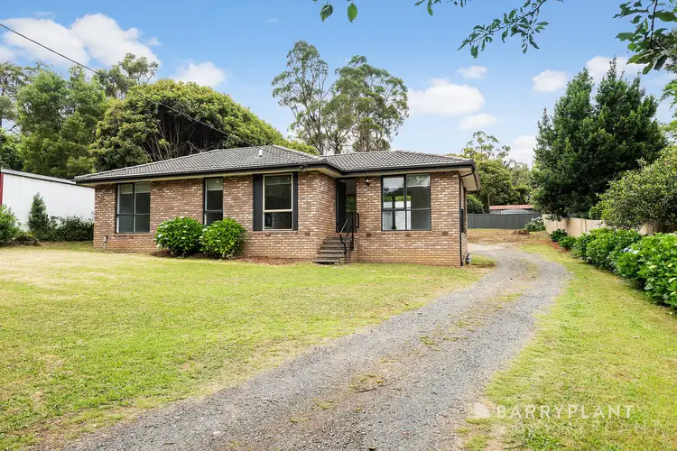 17 Joffre Parade, Cockatoo VIC 3781