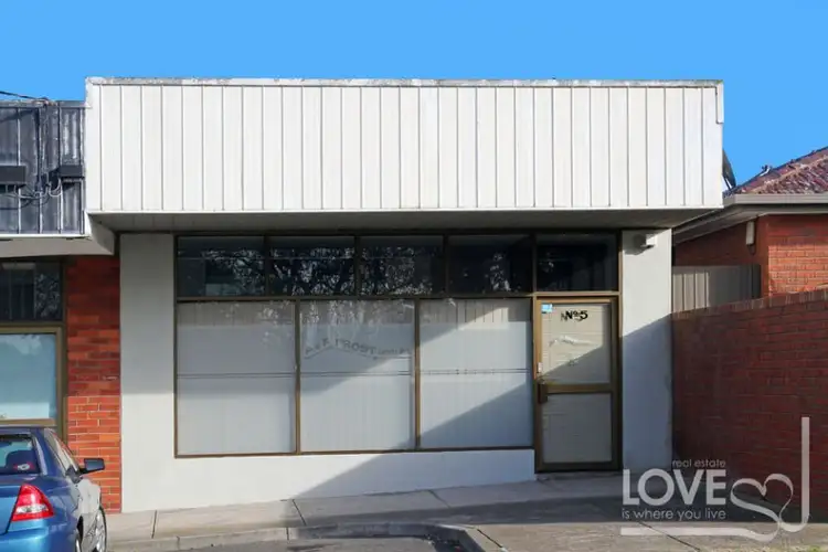 5 Moira Avenue, Reservoir VIC 3073