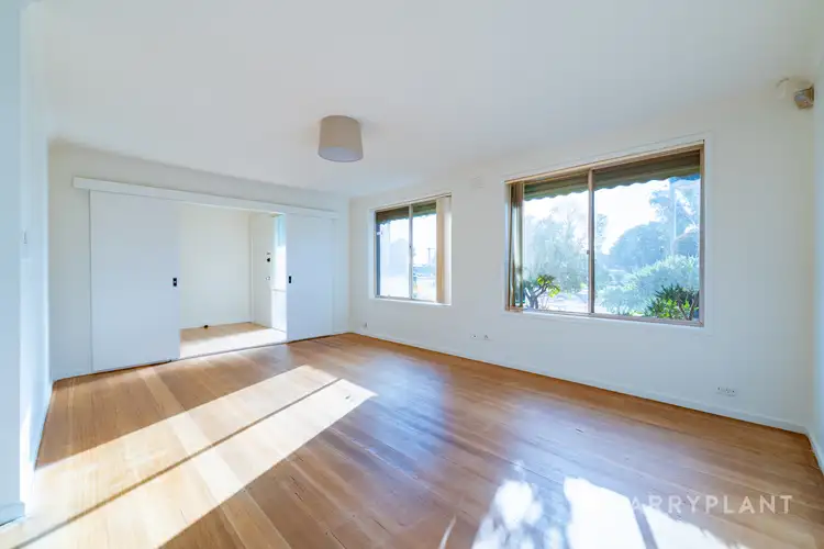 Third view of Homely house listing, 5 Cresta Court, Lalor VIC 3075