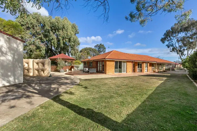 6 McPherson Place, Werribee VIC 3030