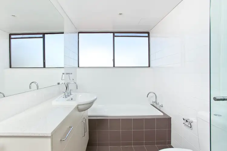 Third view of Homely apartment listing, 4/52 Griffiths Street, Fairlight NSW 2094