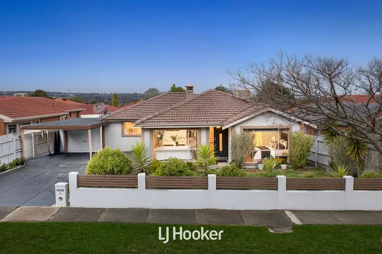 6 Hinrichsen Drive, Hallam VIC 3803