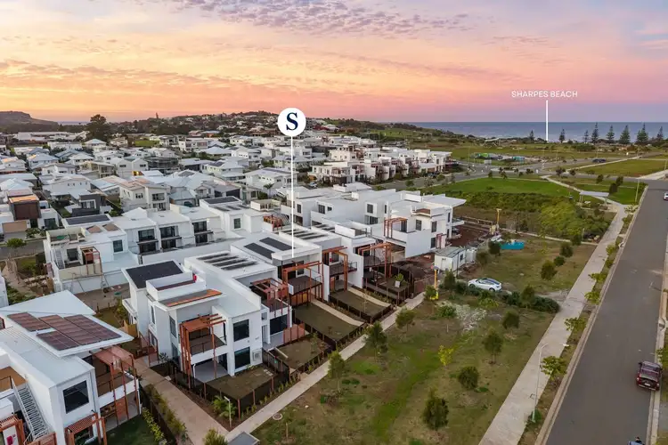 Main view of Homely townhouse listing, 18 Sundown Walk, Skennars Head NSW 2478