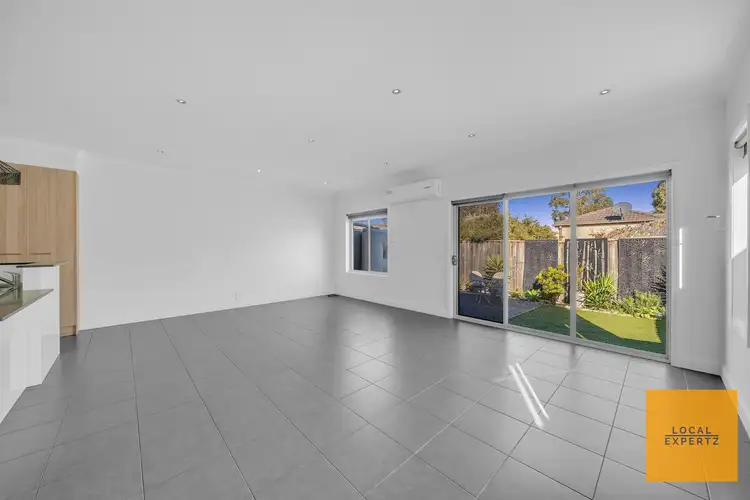 Sixth view of Homely house listing, 2/9 Cooloongup Crescent, Harkness VIC 3337