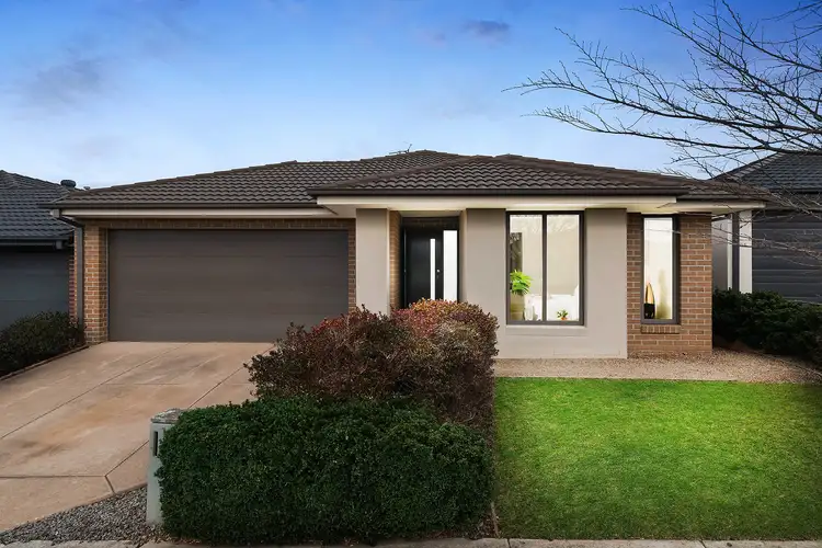 16 Abbey Road, Beveridge VIC 3753