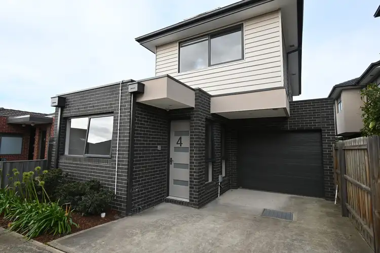 4/2 Barrys Lane, Coburg VIC 3058