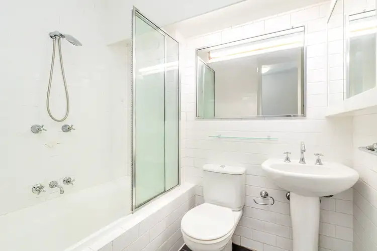 Fifth view of Homely apartment listing, 5/8 Munro Street, Mcmahons Point NSW 2060
