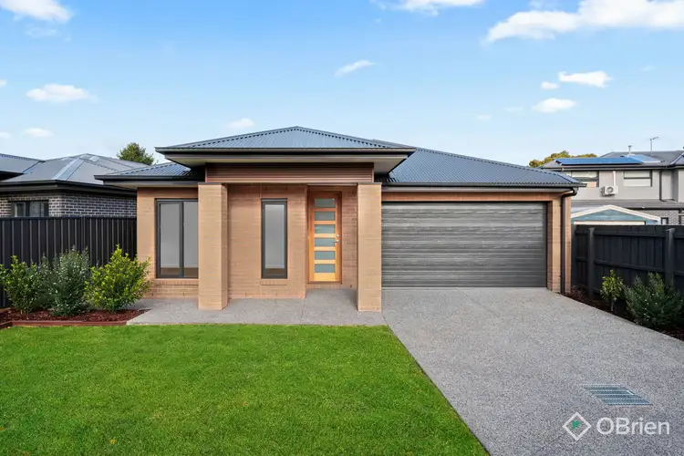 2A Greenlaw Crescent, Berwick VIC 3806