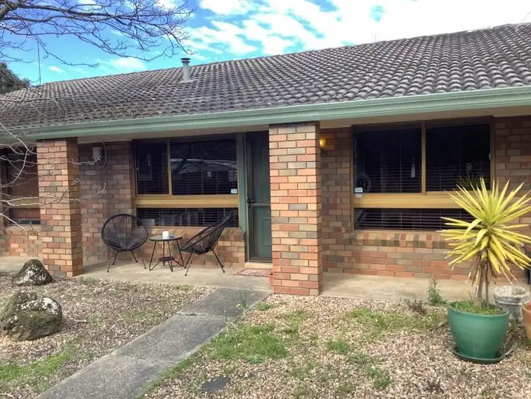 Main view of Homely unit listing, 2/1 Semillon Grove, Mount Clear VIC 3350