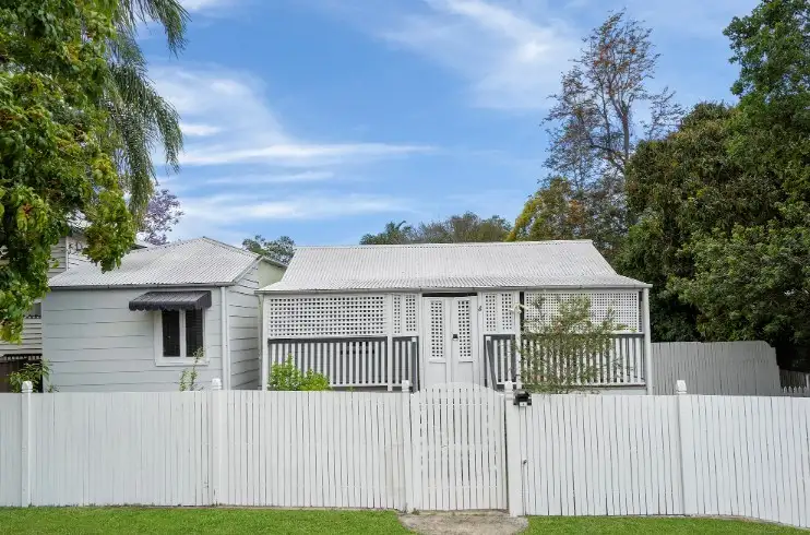4 Carr Street, Ipswich QLD 4305