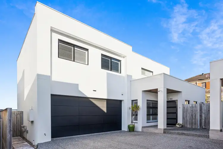 2/43 Balmoral Street, Balgownie NSW 2519