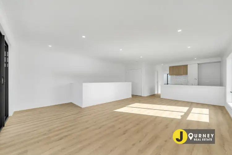 Fourth view of Homely townhouse listing, 6 Flaxgrove Walk, Clyde VIC 3978