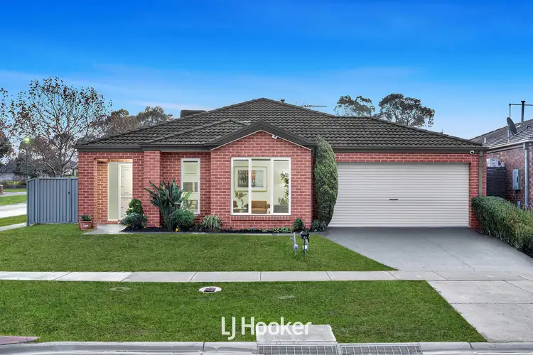 61 Broad Oak Drive, Cranbourne East VIC 3977