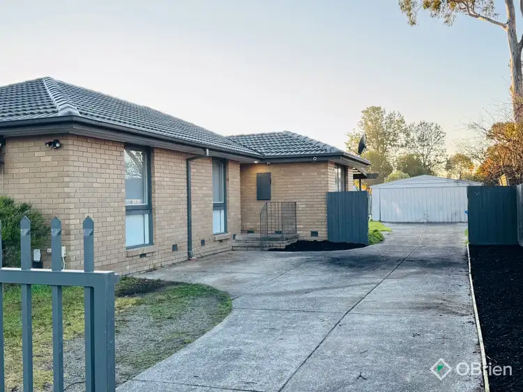 6 Halstead Court