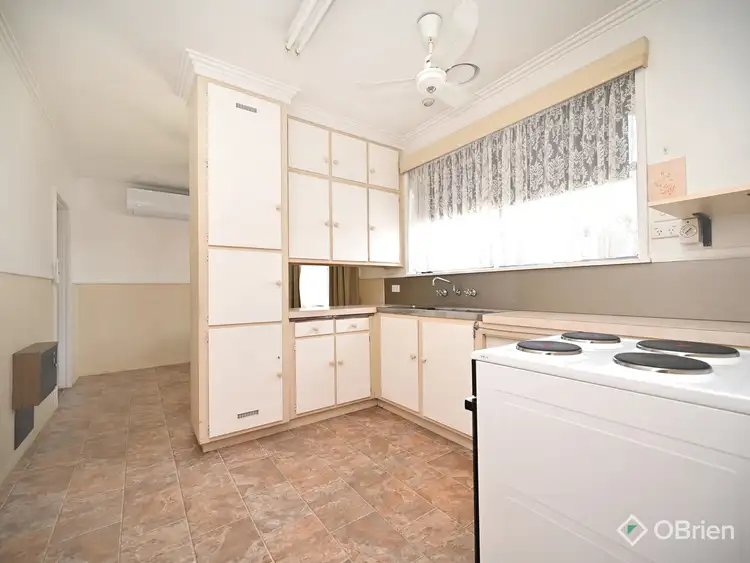 Fifth view of Homely house listing, 33 Dahlsen Crescent, Bairnsdale VIC 3875