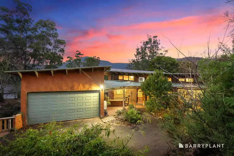 16 Brisbane Parade, Warburton VIC 3799