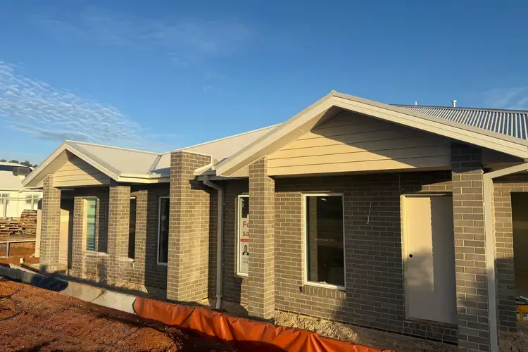 80A Jumbuck Drive, Gobbagombalin NSW 2650
