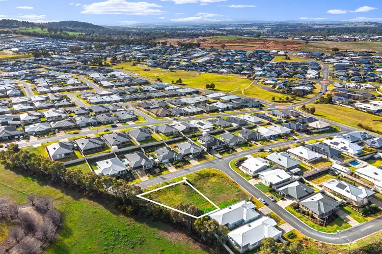 15 Ellerslie Street, Gobbagombalin NSW 2650